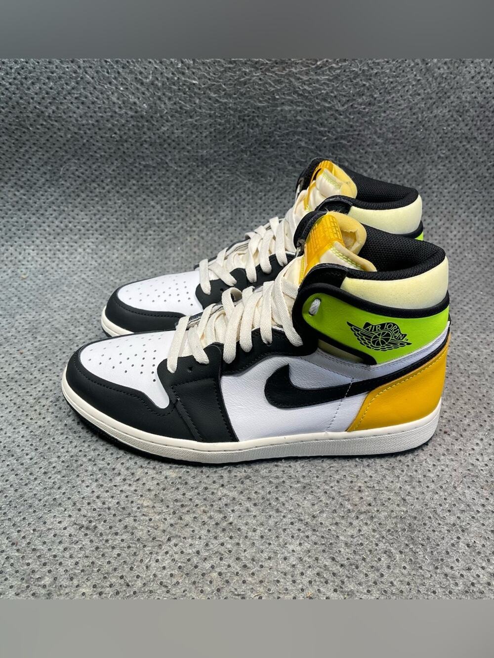 Air Jordan 1 Retro High Volt White/Black Size 10 Men’s